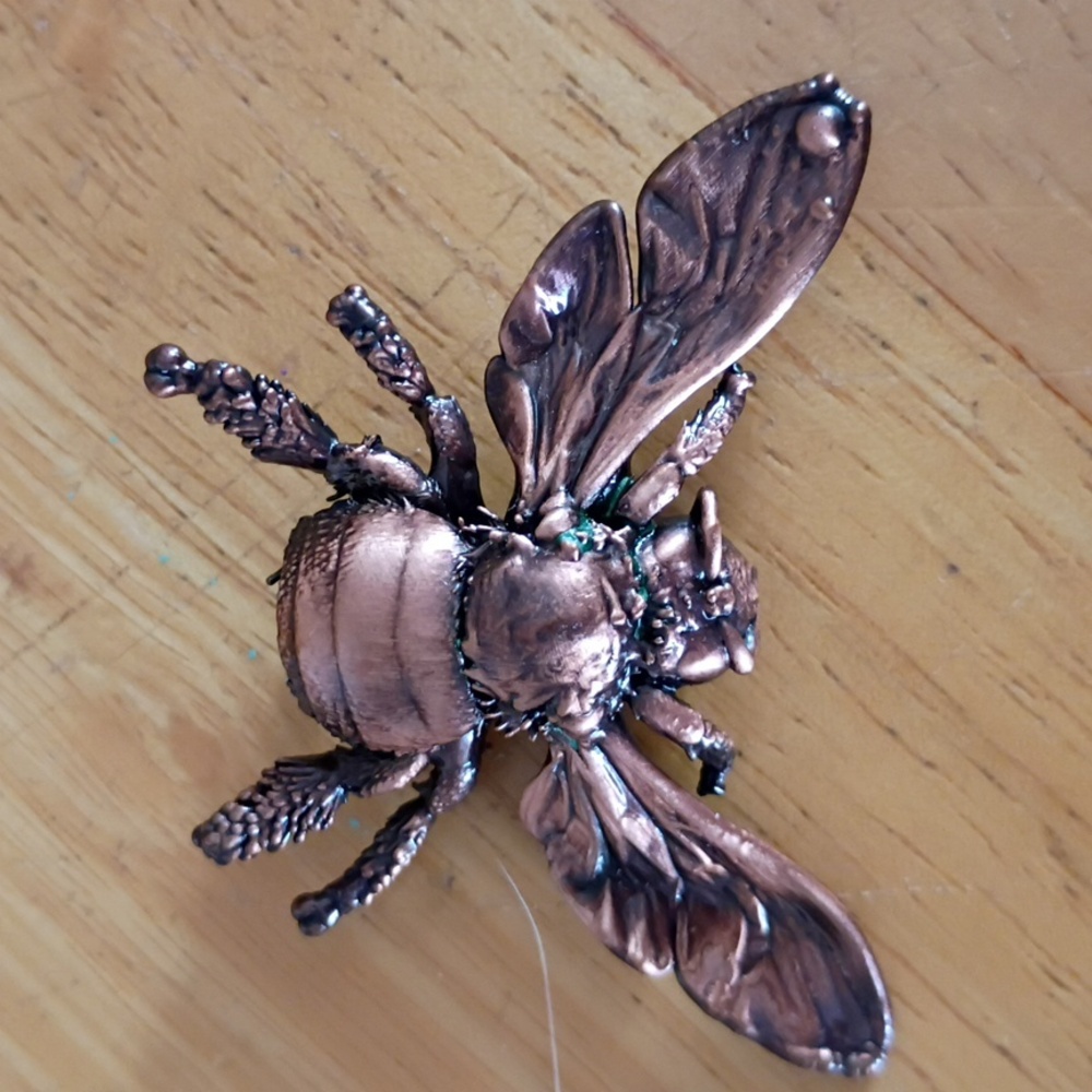 Bumble Bee Scatter Pin - Nature's Creations